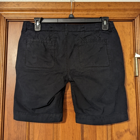 Old Navy Black Perfect Bermuda Shorts - Picture 2 of 2